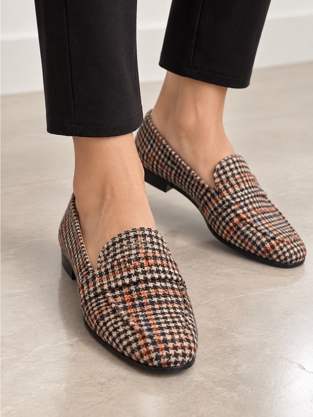 CHARLES DAVID PLAID TEXTILE LOAFERS US 6